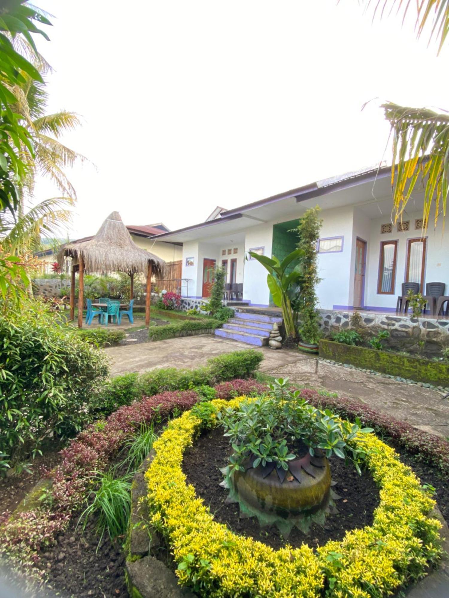 Mahoni Guest House Kelimutu Kültér fotó