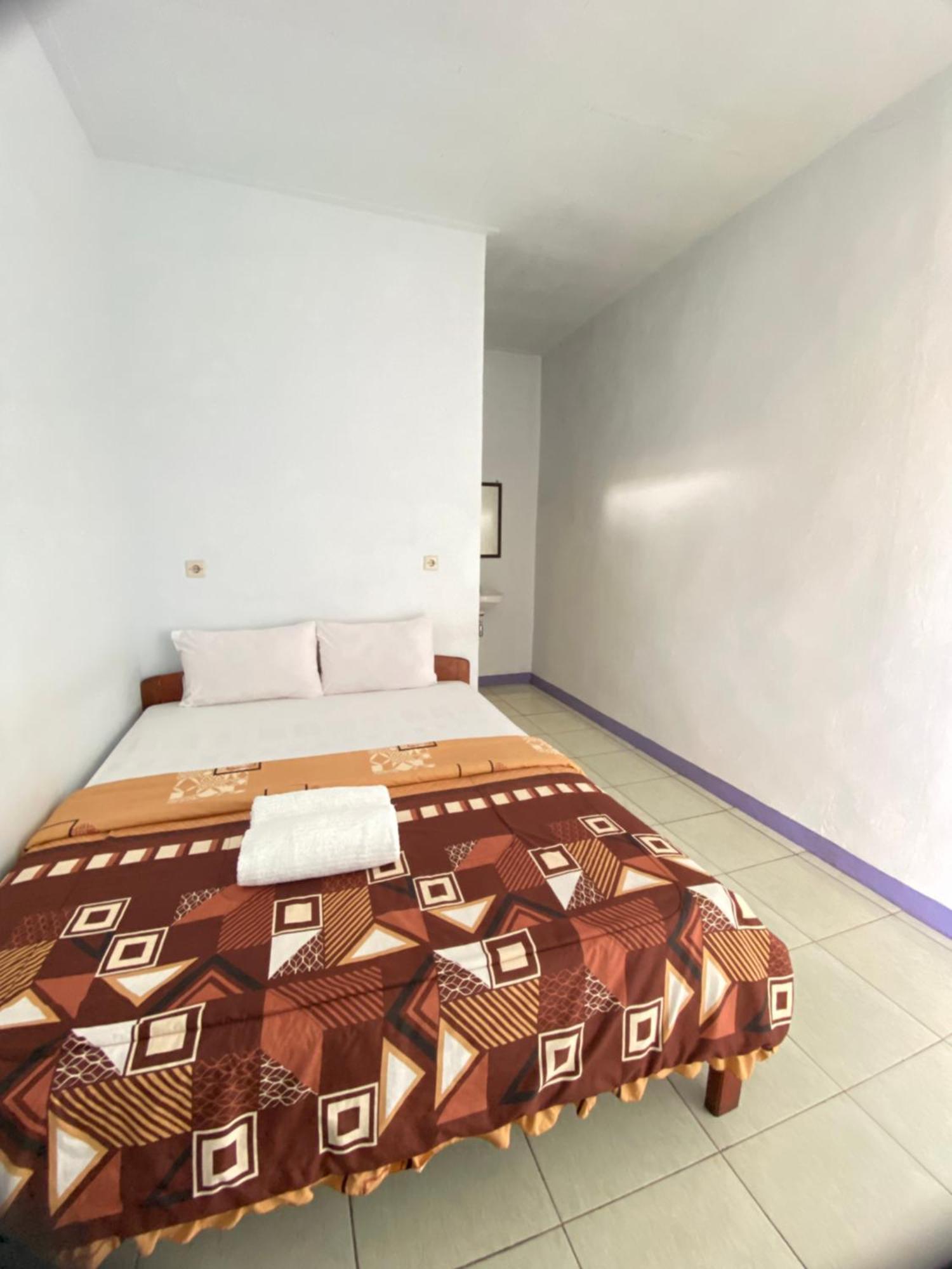 Mahoni Guest House Kelimutu Kültér fotó