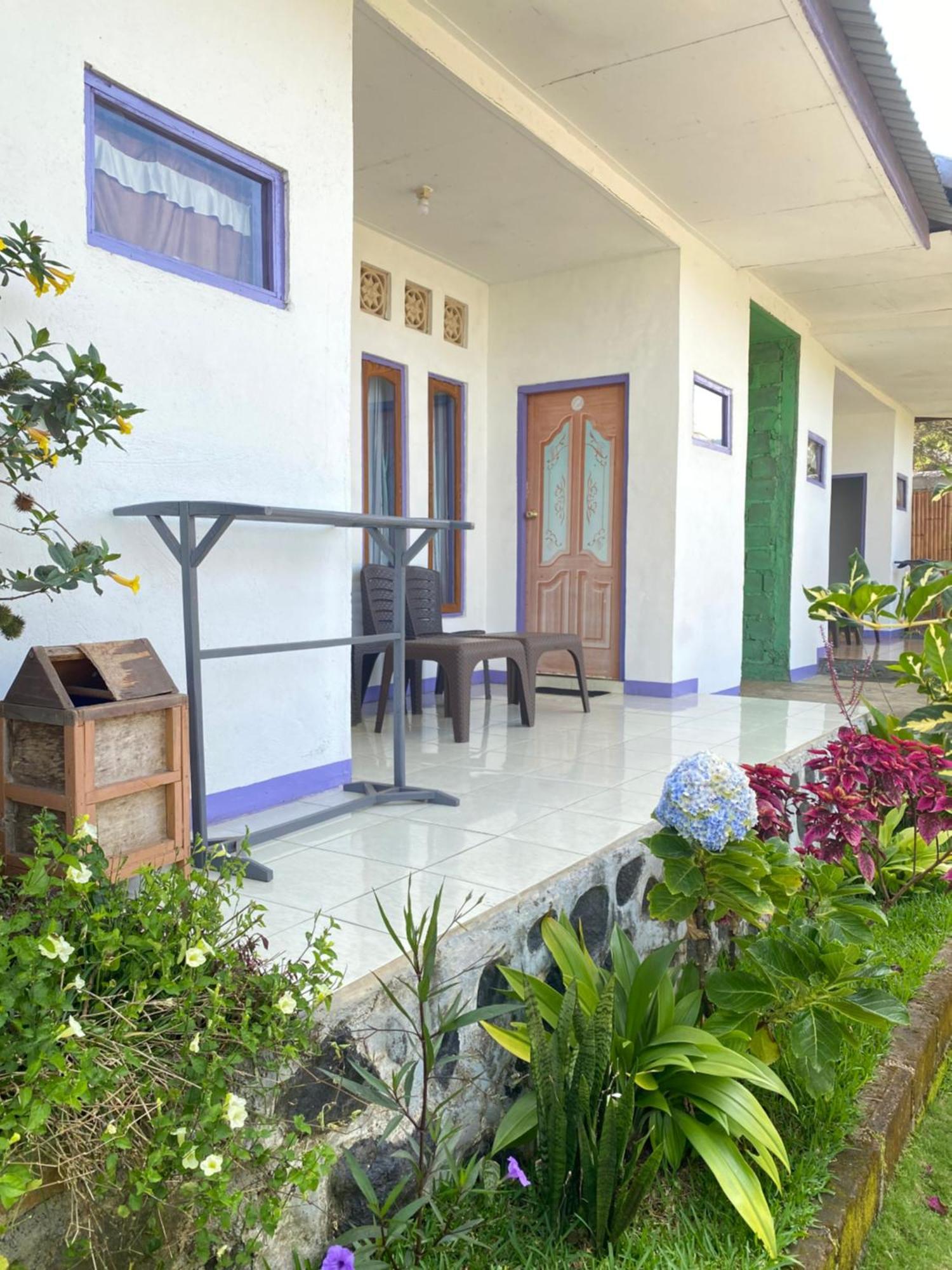 Mahoni Guest House Kelimutu Kültér fotó