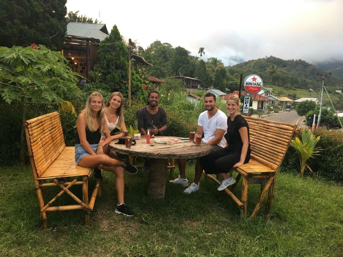 Mahoni Guest House Kelimutu Kültér fotó